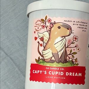 Capybara Love potion candle
